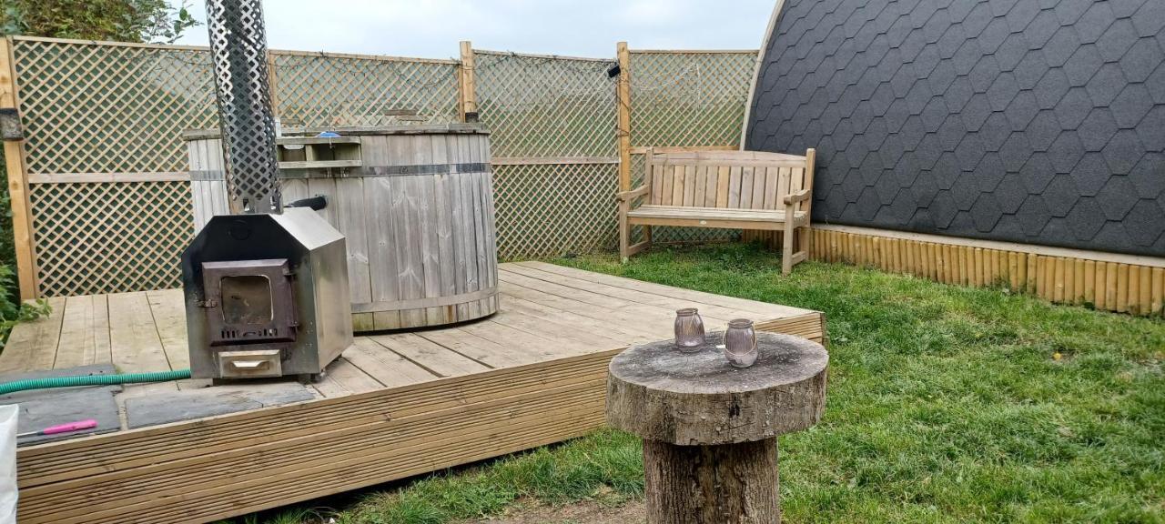 Norwell View Farm Glamping With Hot Tubs Hotel Bath Bagian luar foto