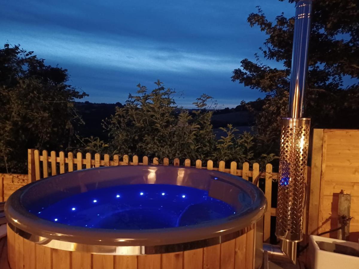 Norwell View Farm Glamping With Hot Tubs Hotel Bath Bagian luar foto